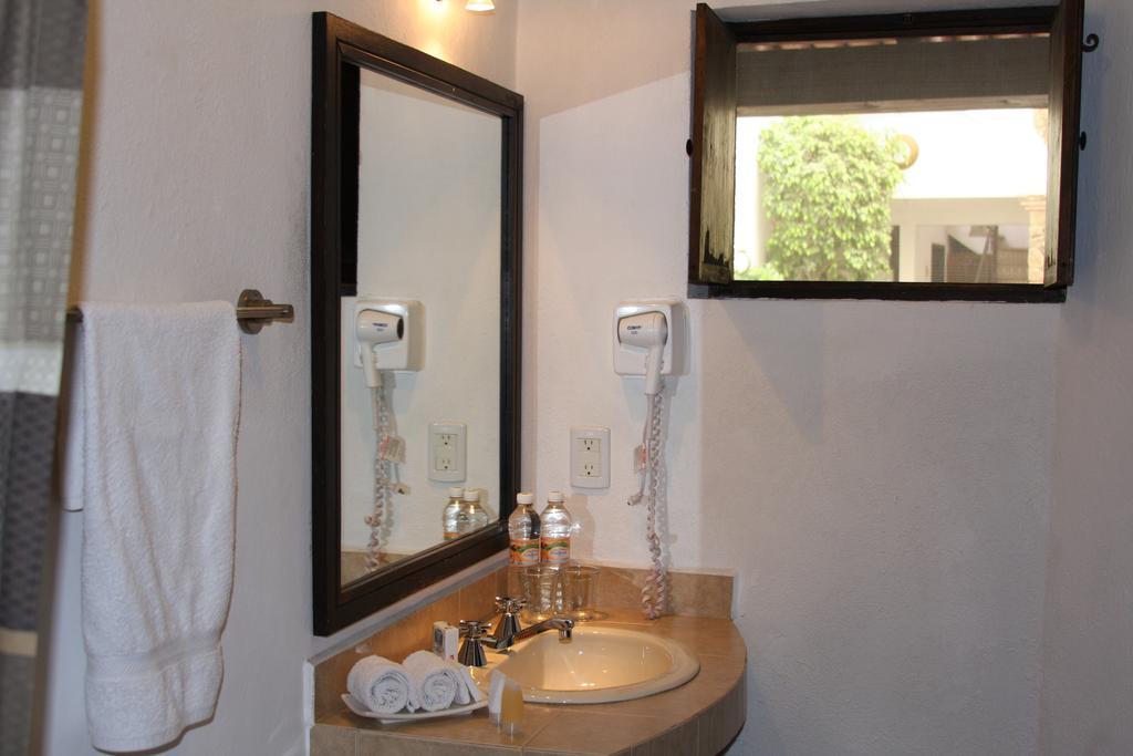 Hotel Villa Del Villar Querétaro Quarto foto
